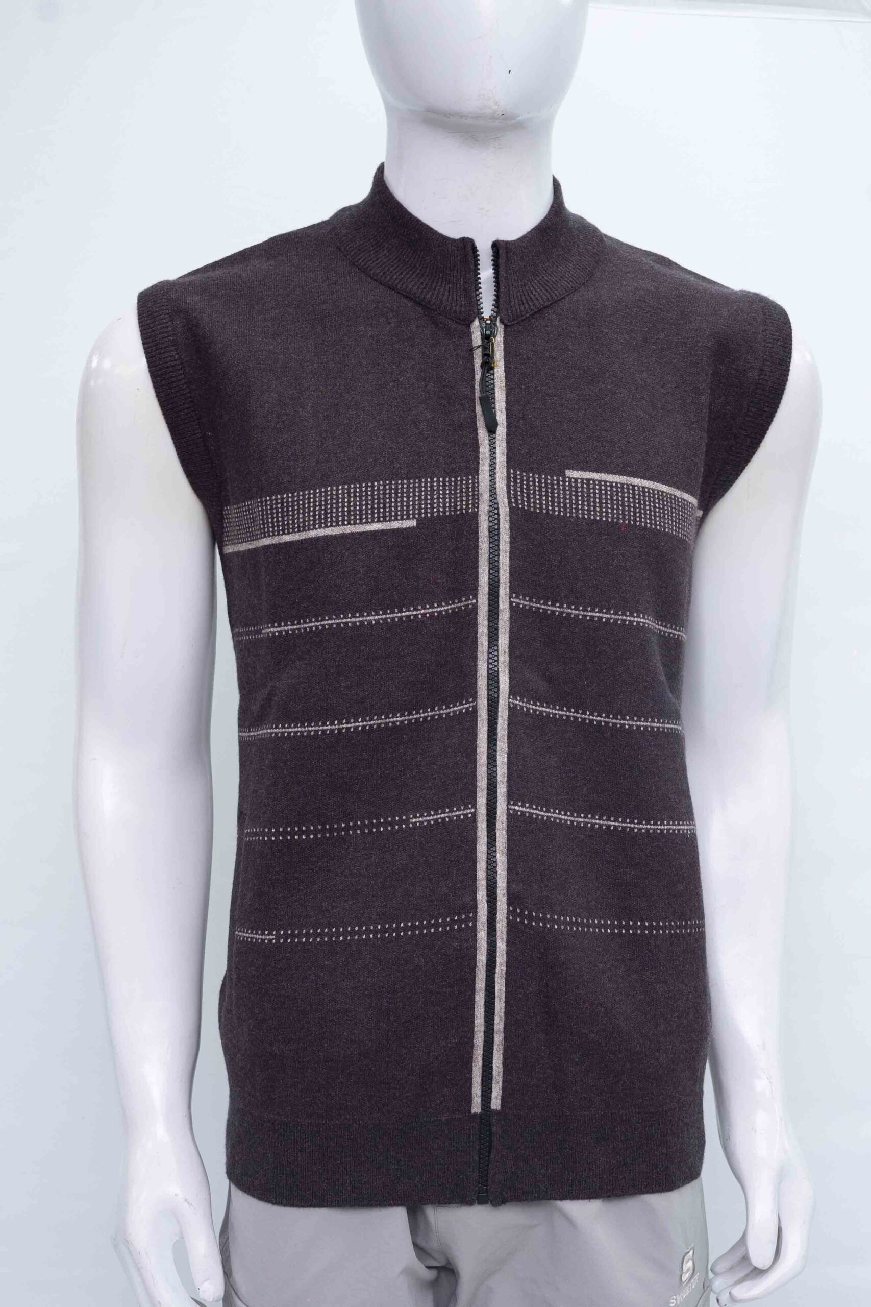 HeritageWarm Sleeveless Zip-Up – Brown - Image 4